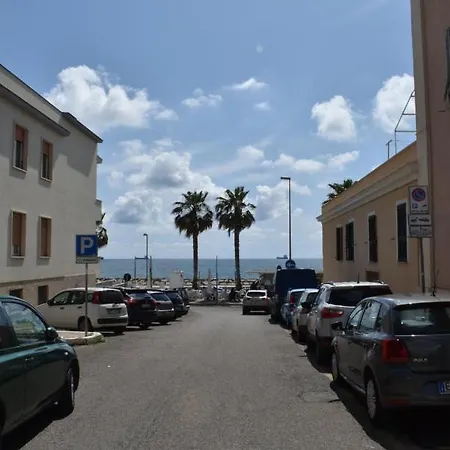 Marilu's House Un Passo Dalla Stazione E Dal Mare * Civitavecchia
